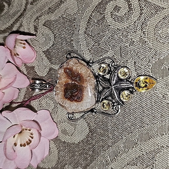 New Solar Quartz pendant - Picture 1 of 6